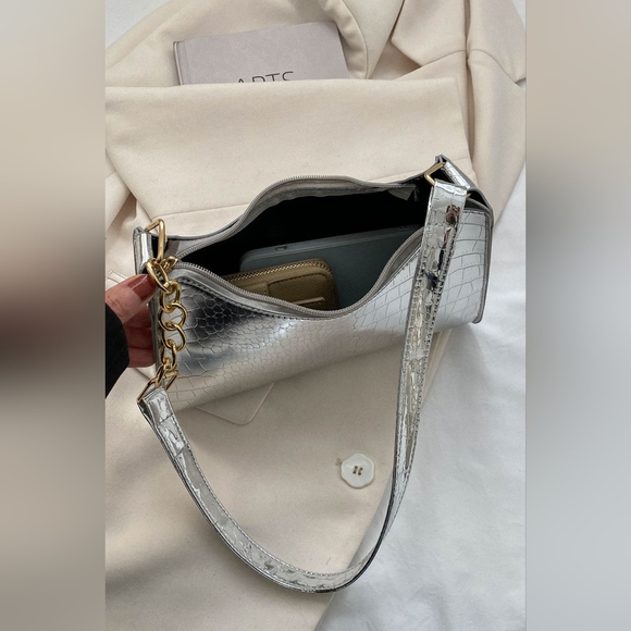 Women's Silver Shiny Metallic PU Leather Shoulder Bag - Picture 2 of 4